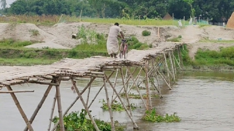 নির্বাচন আসে যায়,বাঁশের সাঁকো আর বদলায় না
